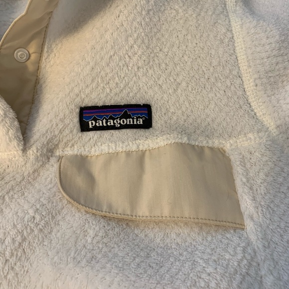 White Patagonia Pullover - Picture 3 of 3
